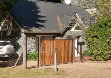 Propiedad en el bosque de Carilo con piscina,cod 1050!!!